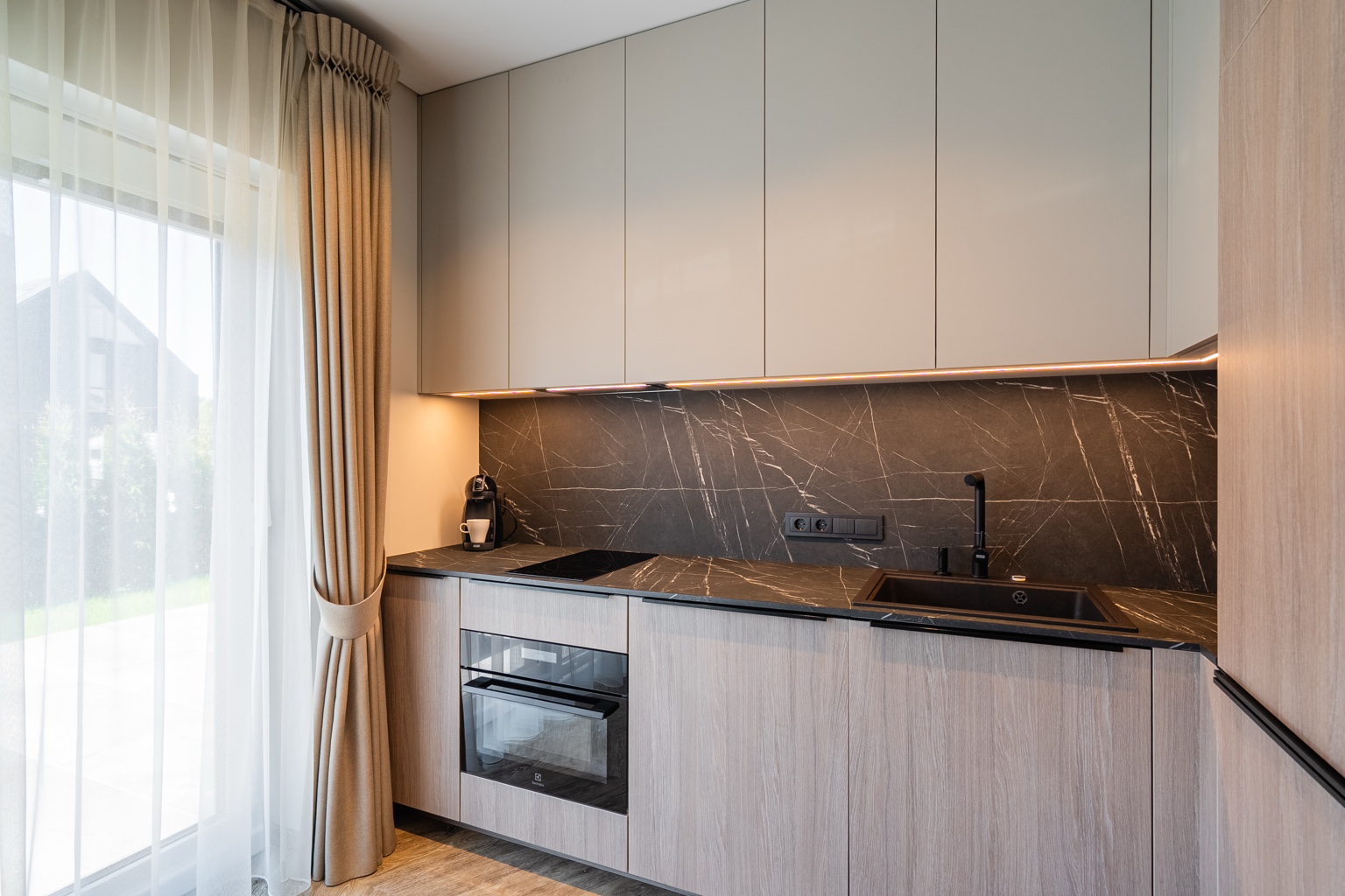 2F734D92 4EA4 42CB B23C 660888D05E19