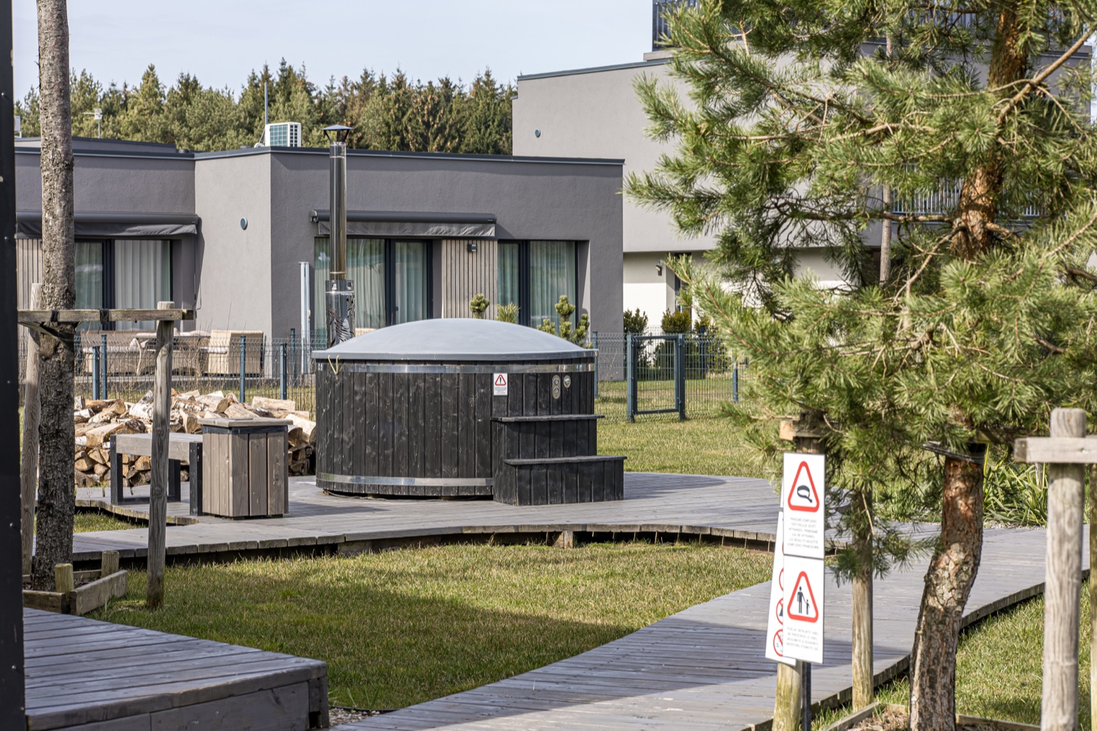 D9D2A3B3 F5BA 4DB9 A1C5 B3BDC4DA64FC