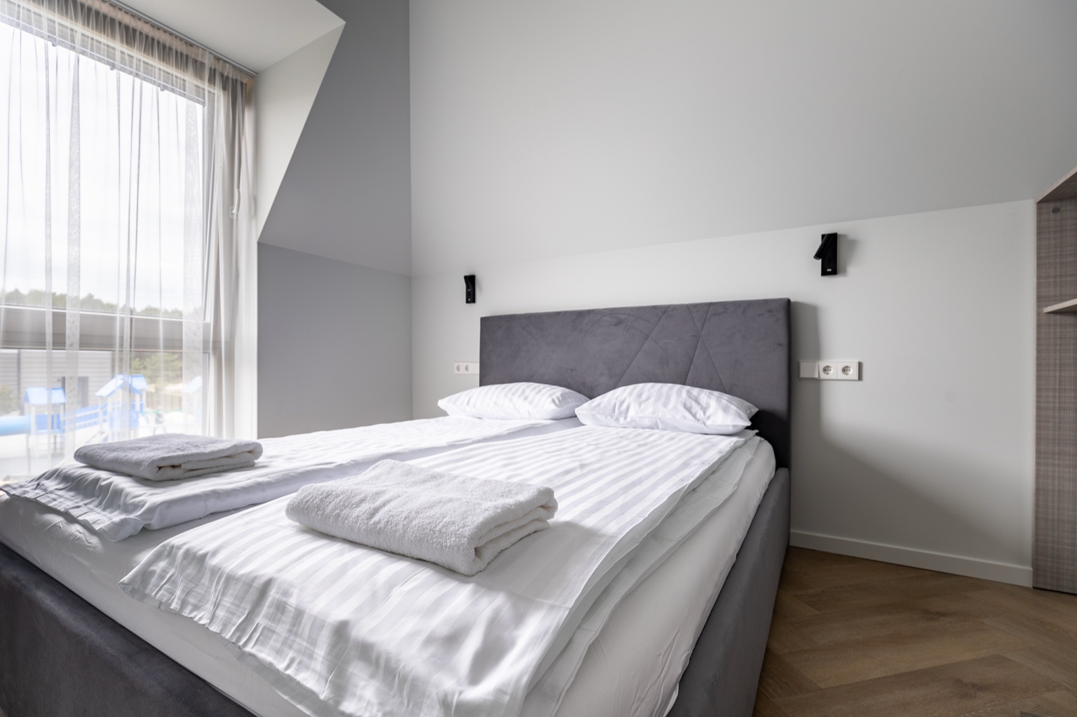 EEE8BAE6 E116 435E BEB7 6134DFA6B135